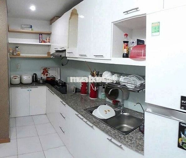 CHO THUÊ CUỐI THÁNG Ở CC SÀI GON TOWER 2PN 2WC ĐẦY ĐỦ NỘI THẤT 9TR/TH
