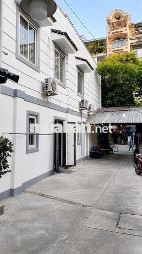 Bán nhà mặt tiền số 672 Nguyễn Trãi P11 Q5 kinh doanh sầm uất