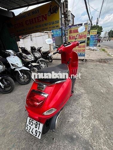 Piaggio Vespa Đỏ