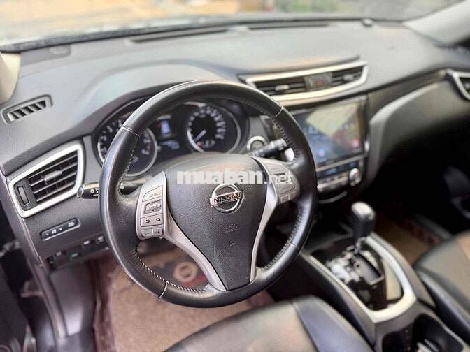 Nissan X-Trail 2.5 Premium 2018 Đen 10 vạn km