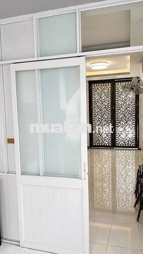 Bán nhà mặt tiền số 672 Nguyễn Trãi P11 Q5 kinh doanh sầm uất