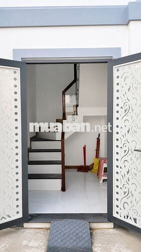 Bán nhà mặt tiền số 672 Nguyễn Trãi P11 Q5 kinh doanh sầm uất