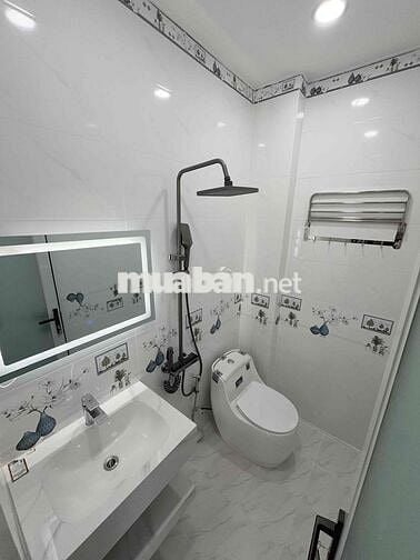 Nhà mới xây, Bancol full nội thất