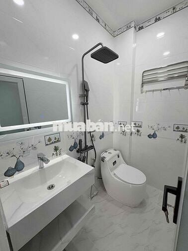 Phòng Ban công full nội thất đầu Lê Đức Thọ