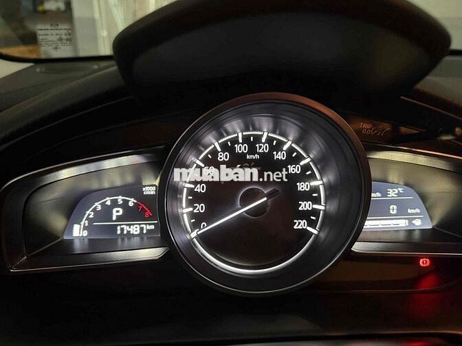 Mazda Mazda 2 2022 Trắng 17,000km Thái Lan