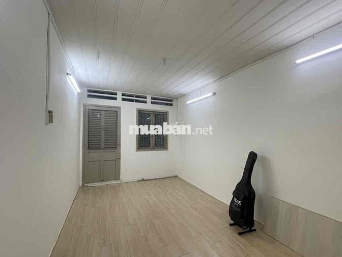 Cho Thuê Nhà Lạc Long Quân, P.5, Quận 11, 2PN (3,5x15m) HXH