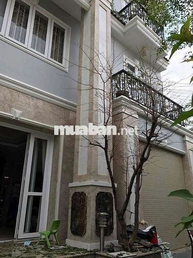 nhà biệt thự Q11 Ngang lớn giá 37tr
