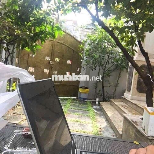 nhà biệt thự Q11 Ngang lớn giá 37tr