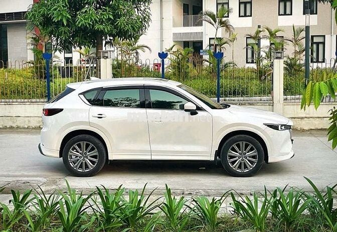 Mazda CX-5 2.0 Premium Exclusive 2023 Trắng