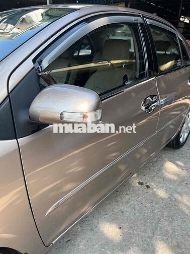 Toyota Vios 2010 Vàng cát