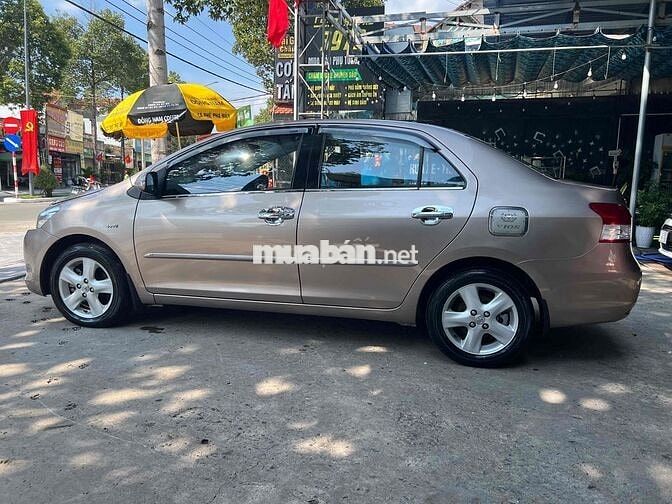 Toyota Vios 2010 Vàng cát