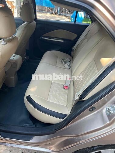 Toyota Vios 2010 Vàng cát