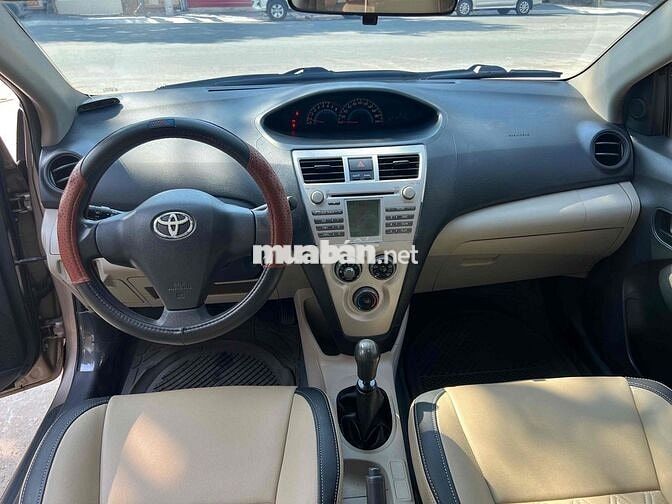Toyota Vios 2010 Vàng cát