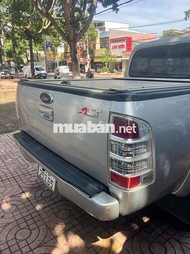 Ford Ranger XLT 2011 Số sàn Bạc