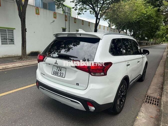 Mitsubishi Outlander 2.0 Premium 2020 Trắng