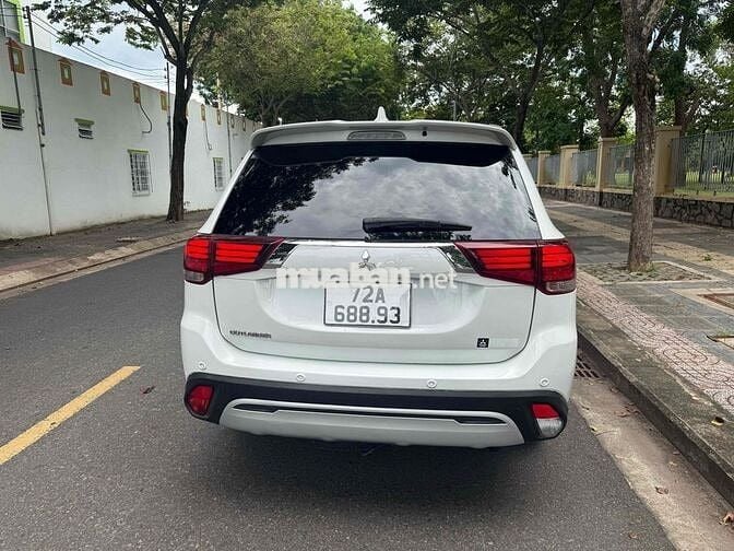 Mitsubishi Outlander 2.0 Premium 2020 Trắng