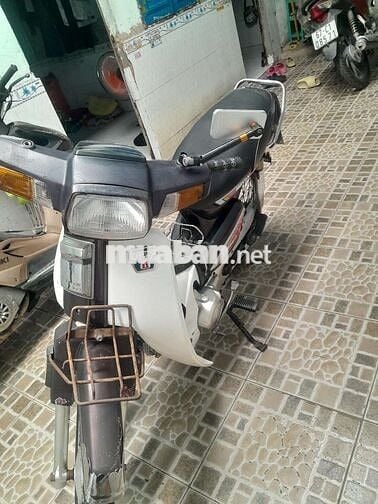 Honda Dream Trắng, Đen êm sạch sẽ