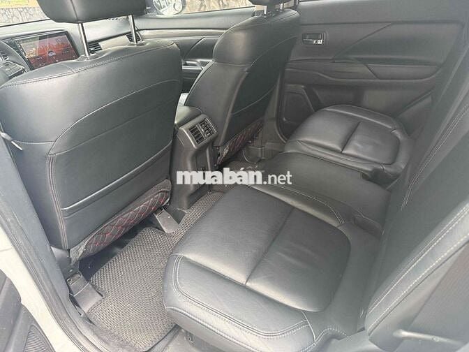 Mitsubishi Outlander 2.0 Premium 2020 Trắng