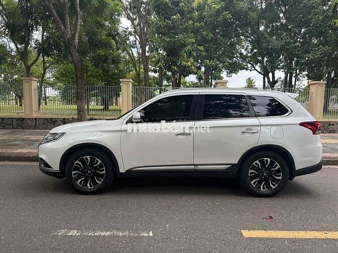 Mitsubishi Outlander 2.0 Premium 2020 Trắng