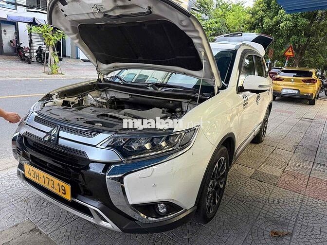 Mitsubishi Outlander 2019 Trắng Tự động