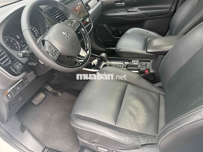 Mitsubishi Outlander 2.0 Premium 2020 Trắng