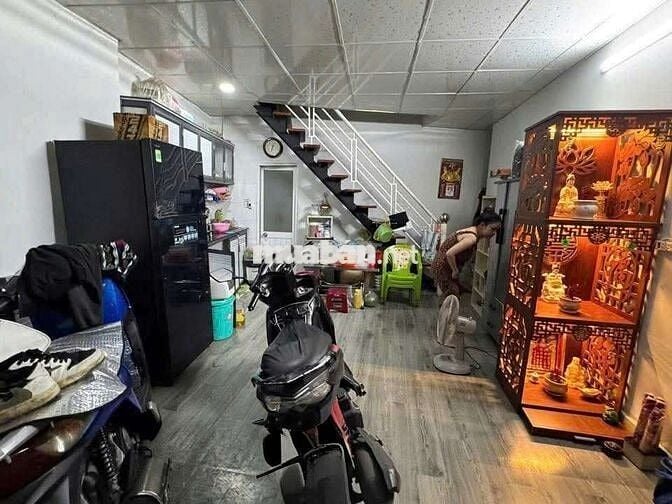 CHO THUE NHÀ HẺM 2 XE MÁY, 1 XET, NGUYỄN TRI PHUONG Q.10