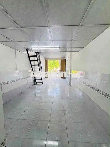 *Nhà giá 3tr/tháng *Thuận tiện kinh doanh  ( có sẵn 1 máy lạnh )  Cho