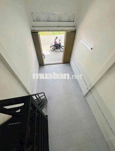 *Nhà giá 3tr/tháng *Thuận tiện kinh doanh  ( có sẵn 1 máy lạnh )  Cho