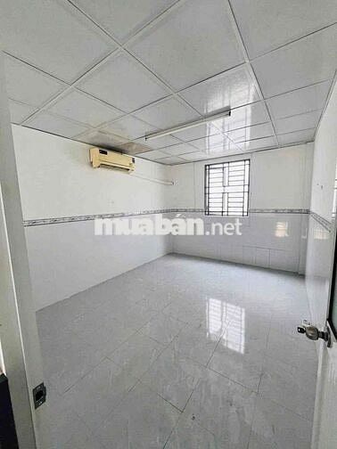 *Nhà giá 3tr/tháng *Thuận tiện kinh doanh  ( có sẵn 1 máy lạnh )  Cho