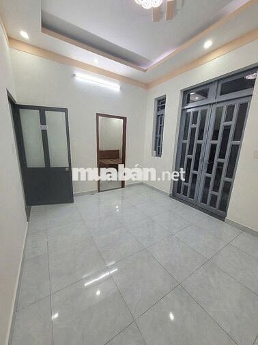 Phòng cho thuê trong nhà nguyên căn gần KTX khu B