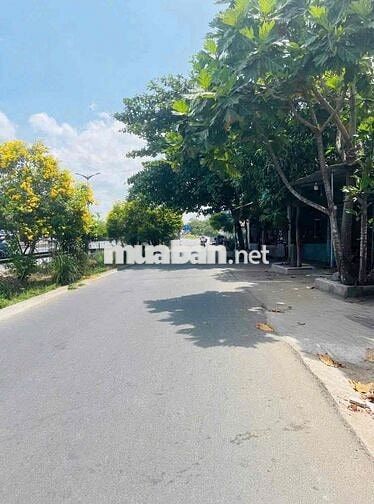 *Nhà giá 3tr/tháng *Thuận tiện kinh doanh  ( có sẵn 1 máy lạnh )  Cho