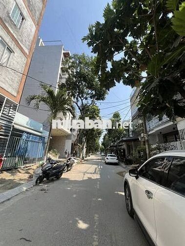 bán nhà mặt phố cách sông hàn 400m ngay đại học kinh tế Đà  Nẵng