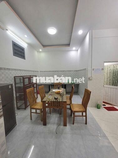 Phòng cho thuê trong nhà nguyên căn gần KTX khu B