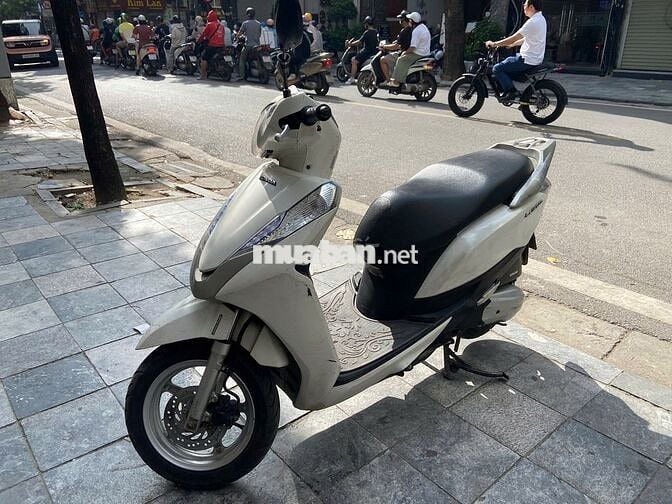 Honda Lead 125Fi 2016 Trắng Nữ