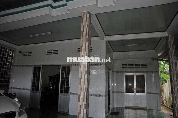 Bán đất tặng nhà mặt tiền, thuận ợi xây dựng nhà xưởng nhỏ và vừa .