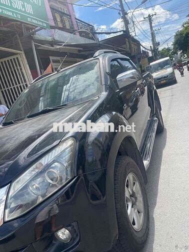 Isuzu D-Max 5 chỗ màu Đen