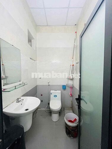 Nhà 4 phòng full nội thất KDC Cty8