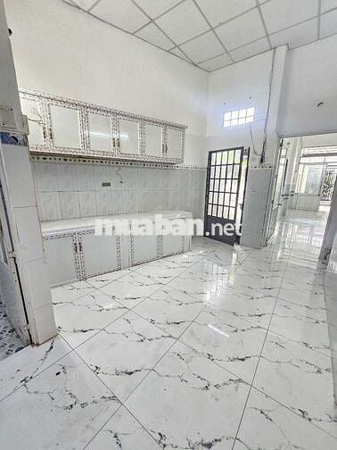nhà gần nhà thờ chợ cầu 2pn 2wc sân trước rộng 