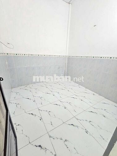 nhà gần nhà thờ chợ cầu 2pn 2wc sân trước rộng 
