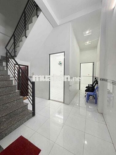 Nhà rộng lầu Hẻm Nguyễn văn Linh (thuận ở và kinh doanh)