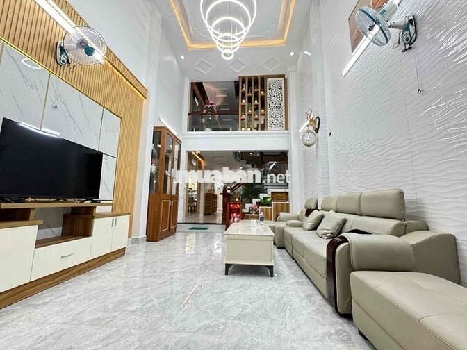 SIÊU PHẨM THANG MÁY 5 TẦNG - XE HƠI NGỦ NHÀ - GẦN SÂN BAY - CHỈ 10 TỶ