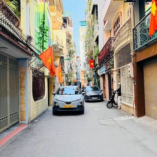 Bán nhà Võng Thị, 7 tầng, 90m2, có thang máy, đường ô tô, nhà xây mới