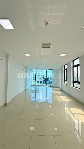 Cho thuê toà nhà mặt tiền Nguyễn Văn Lượng Gò Vấp. 5x18 6 Tầng có hầm 