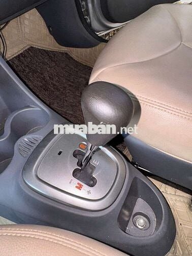 Peugeot 2010 Số tự động