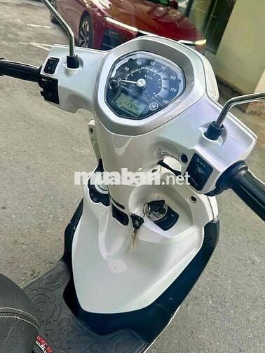 Mình cần bán Yamaha Grande 2017 Trắng