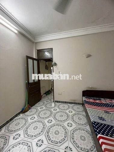Chính chủ cho thuê phòng Cầu Giấy 25 m2, điện nước giá dân