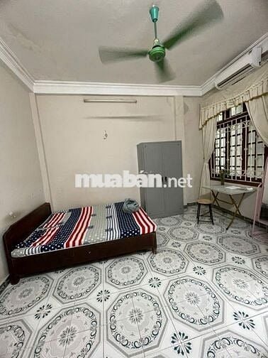 Chính chủ cho thuê phòng Cầu Giấy 25 m2, điện nước giá dân