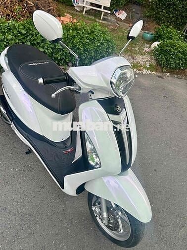Mình cần bán Yamaha Grande 2017 Trắng