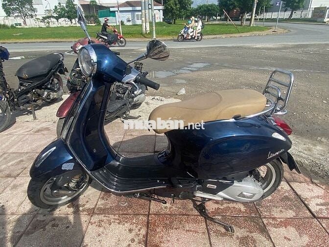 Piaggio Vespa Primavera Xanh