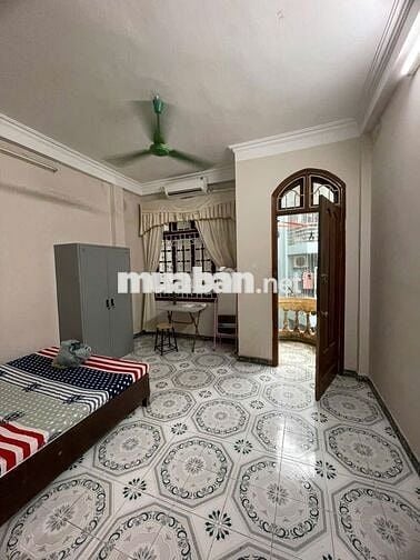Chính chủ cho thuê phòng Cầu Giấy 25 m2, điện nước giá dân